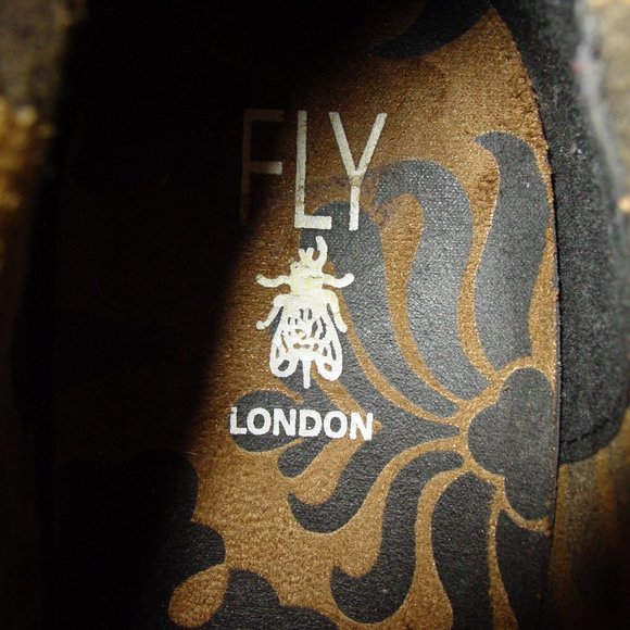 FLY LONDON Neba $240 Suede Buckle Ankle Boots Booties Women's EU 39/ US 9 - Picture 9 of 9